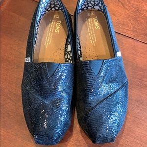 Tom’s Classic Black Glitter slip-on, lower price.